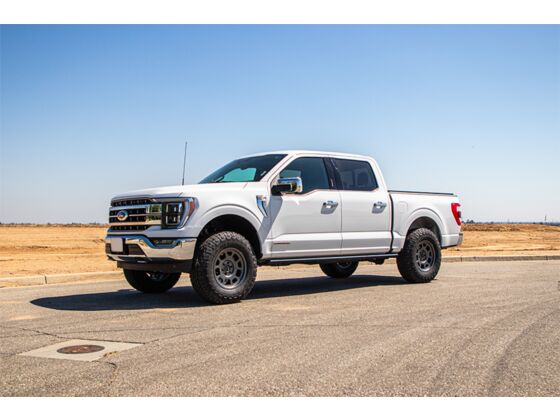 Cognito 2.5-Inch Performance Leveling Kit with Elka 2.0 IFP shocks for 21-25 Ford F-150 4WD