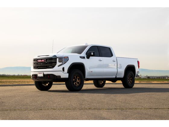 Cognito 1-Inch Elite Leveling Kit With Elka 2.5 Shocks for 19-25 Silverado Trail Boss & ZR2/Sierra AT4 & AT4X 1500 4WD