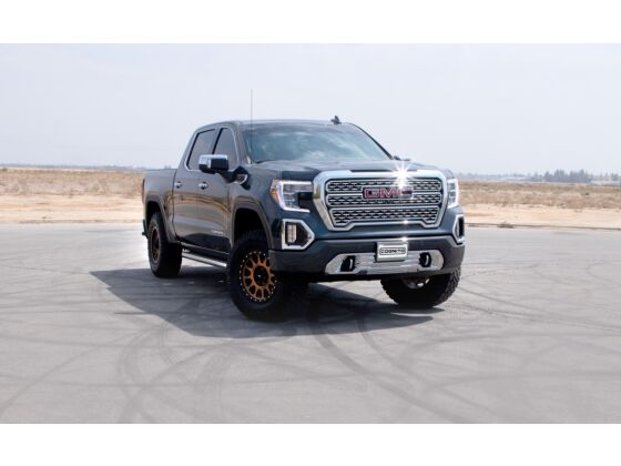 Cognito 3-Inch Elite Ball Joint Leveling Kit with Fox 2.5 Elite Performance Series Shocks for 19-25 Silverado/Sierra 1500 2WD/4WD