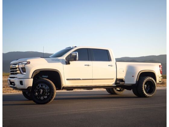 Cognito 3-Inch Elite Leveling Kit with King 2.5 Reservoir Shocks for 20-25 Silverado/Sierra 2500/3500 2WD/4WD